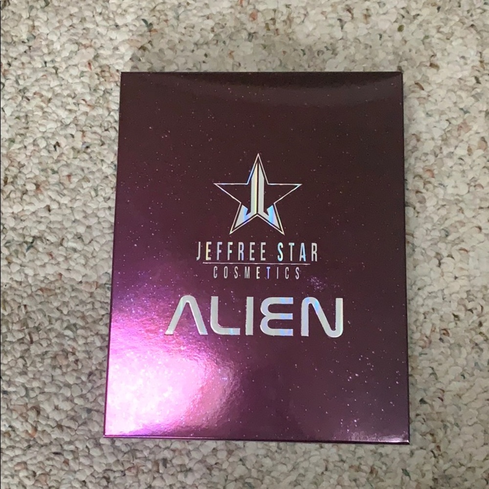 DISCONTINUED Jeffree Star Alien Palette